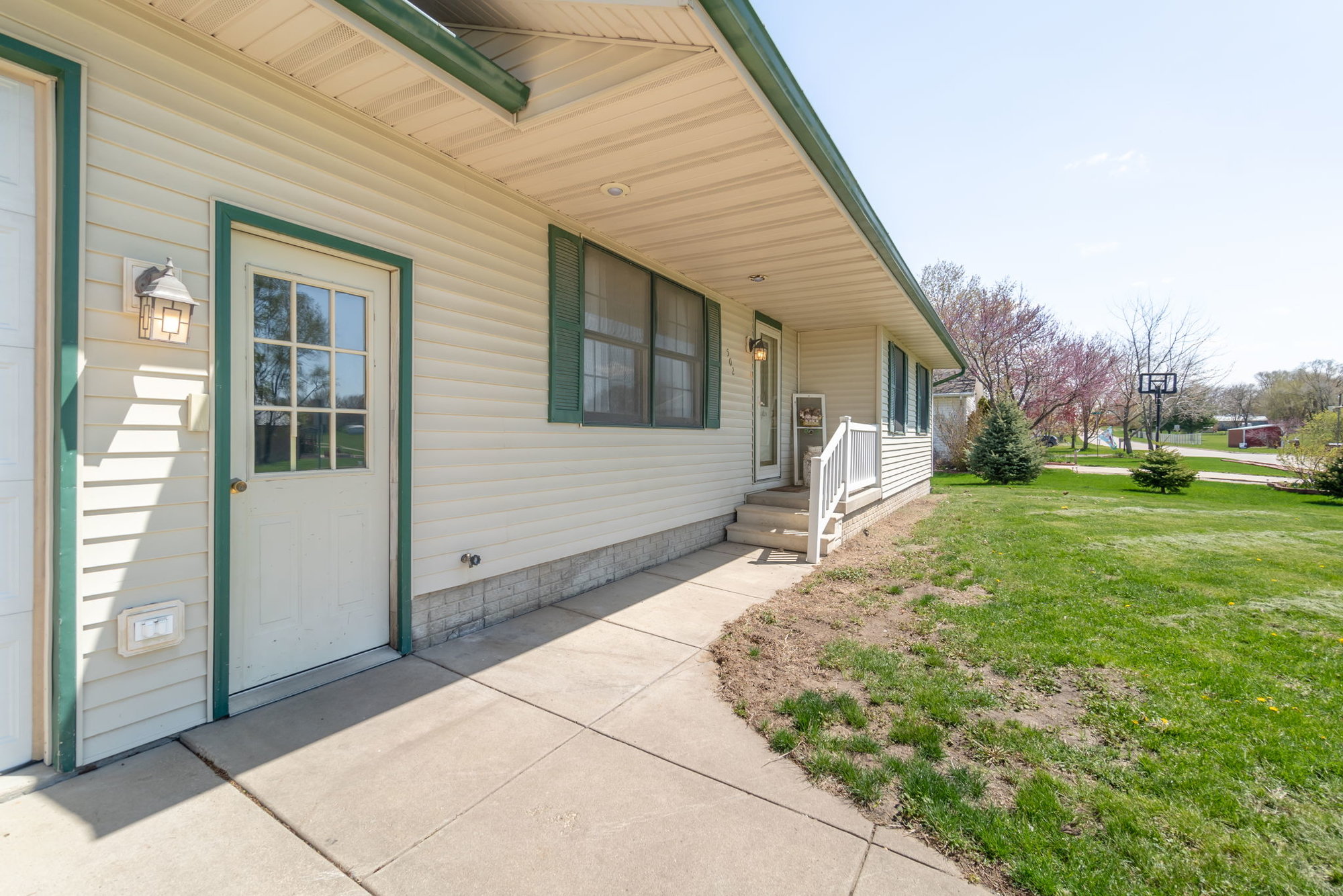 Check out this Meticulously Maintained & Renovated Ranch in Independence Iowa